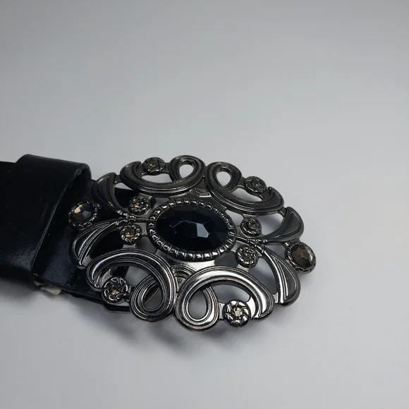 White House Black Market Black Leather Roses Filigree Style Belt Buckle Sz M - Picture 2 of 10